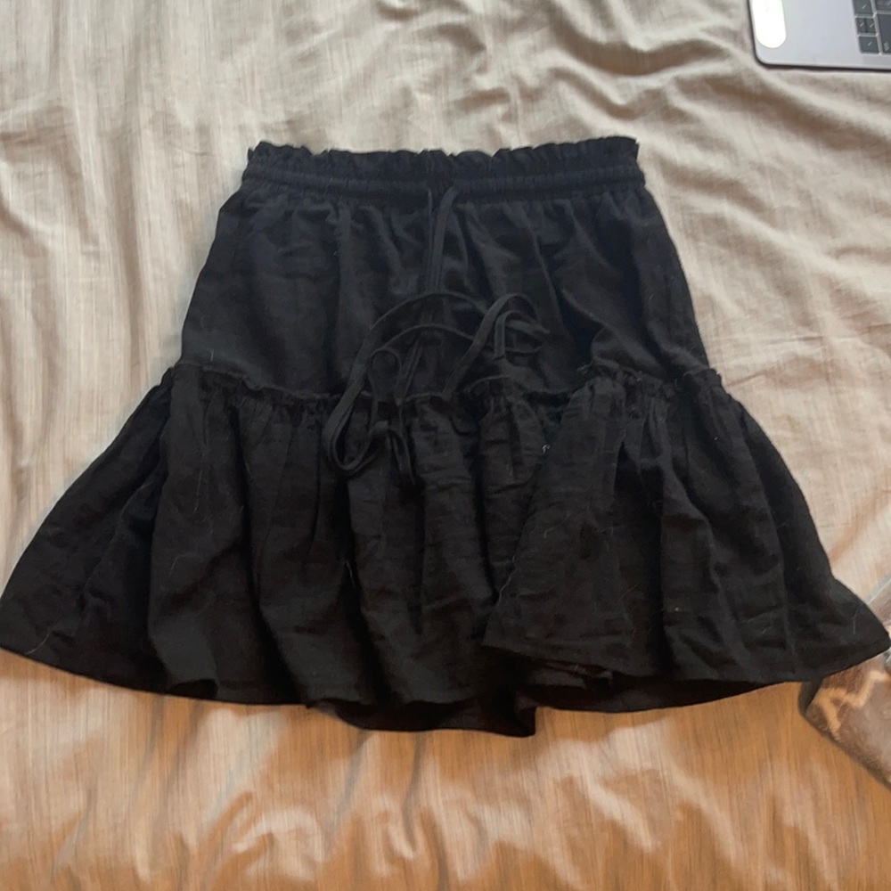 flowy black skirt